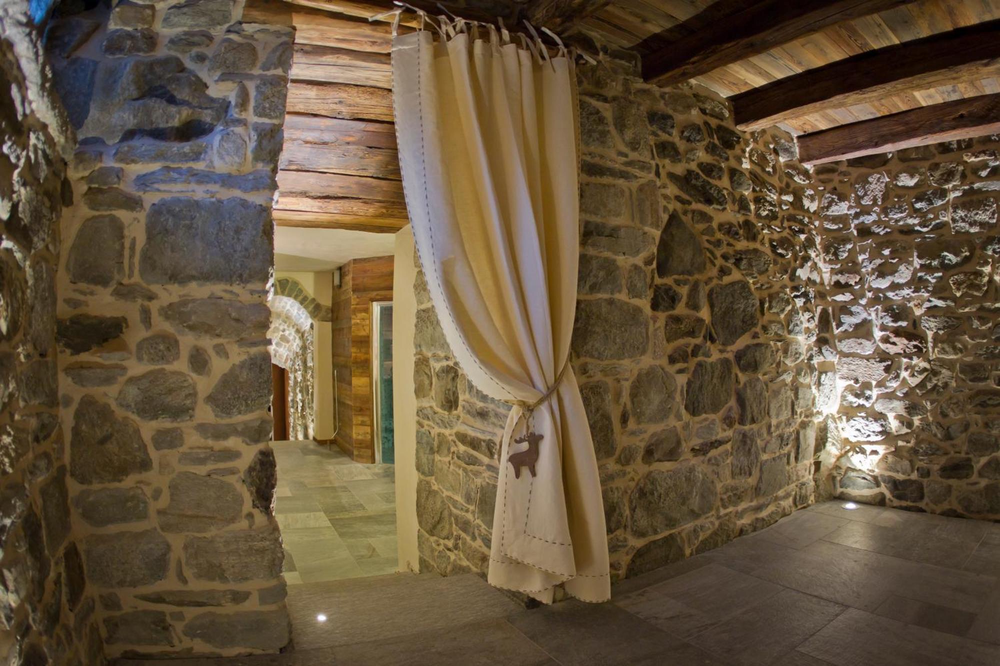 Le Petit Relais Hotel Valpelline Exterior photo